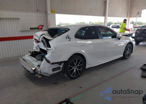 2023 Toyota Camry Se z USA, uszkodzony, nr VIN 4T1G11AK4PU833946